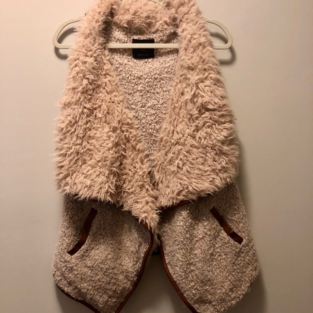 Never Worn- Love Tree Sherpa Vest